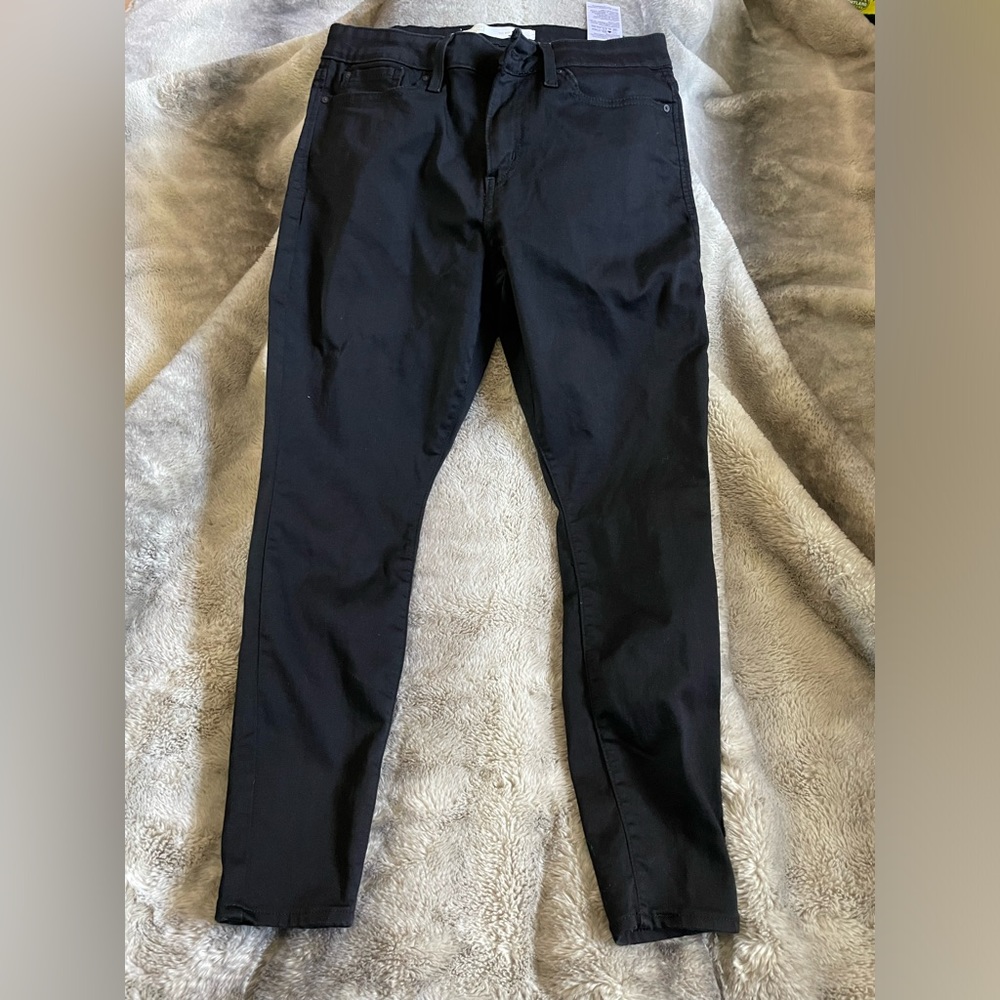 Levi Strauss Gold Signature Black Skinny Jeans size 12 short.